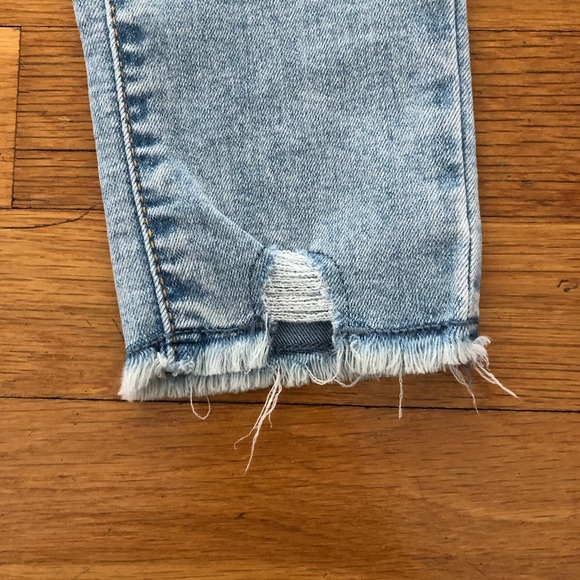 Old Navy Distressed Rockstar Super Skinny Jeggings - Picture 4 of 8